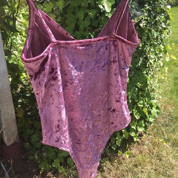 Rose bodysuit - Picture 3 of 3